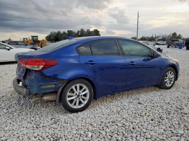 Photo 3 from auction – 2017 KIA FORTE LX with VIN 3KPFL4A77HE152557