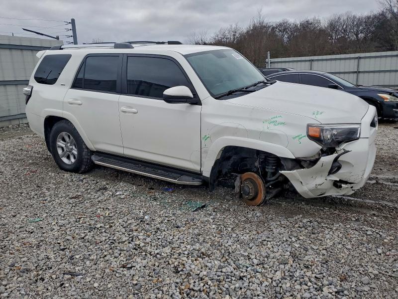 Photo 4 from auction – 2019 TOYOTA 4RUNNER SR with VIN JTEBU5JR5K5726543