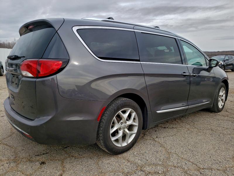 Фото 3 с аукциона – 2018 CHRYSLER PACIFICA T с VIN 2C4RC1BG0JR174172