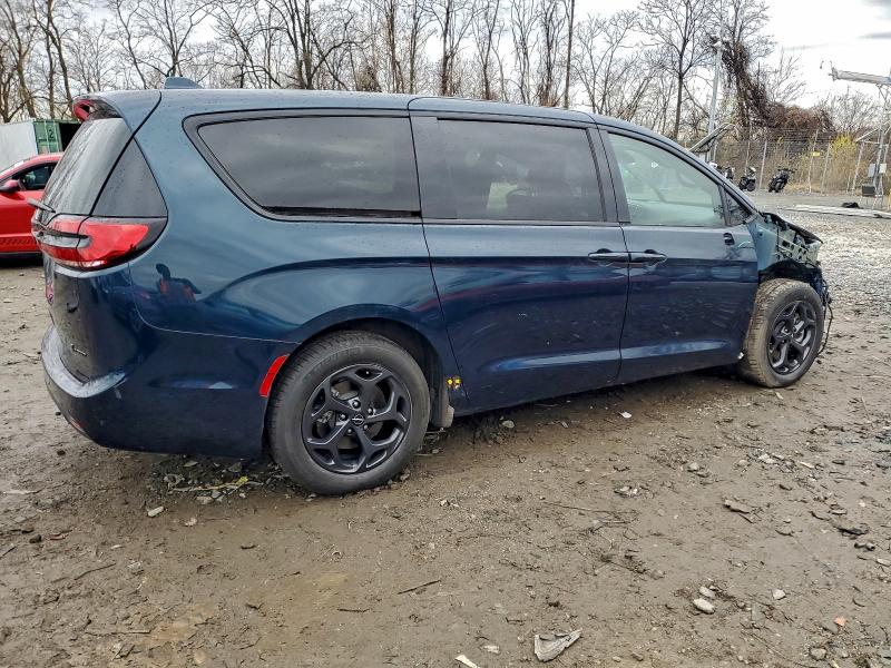 Photo 3 from auction – 2022 CHRYSLER PACIFICA H with VIN 2C4RC1L73NR174087