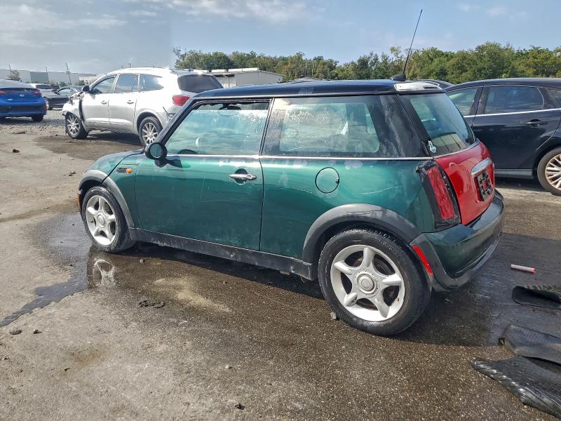 Photo 2 from auction – 2006 MINI COOPER with VIN WMWRC33516TK73878