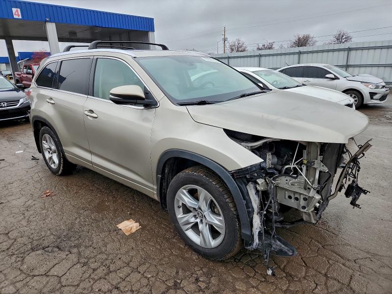 Photo 4 from auction – 2016 TOYOTA HIGHLANDER with VIN 5TDDKRFH9GS319854
