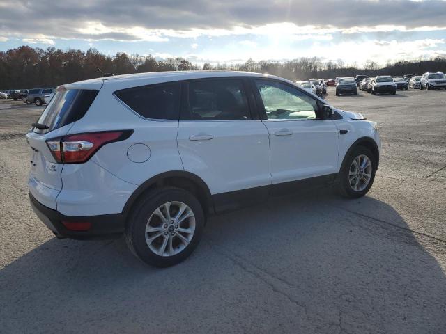 Photo 3 from auction – 2017 FORD ESCAPE SE with VIN 1FMCU9GD1HUD57136