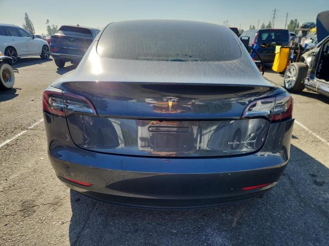 Photo 6 from auction – 2018 TESLA MODEL 3 with VIN 5YJ3E1EB1JF114431