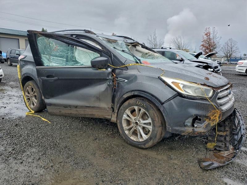 Photo 4 from auction – 2018 FORD ESCAPE SE with VIN 1FMCU9GD7JUA12327