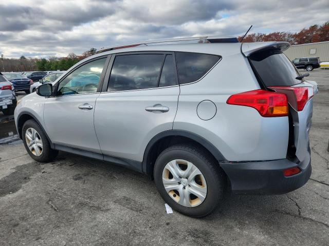 Zdjęcie 2 z aukcji – 2015 TOYOTA RAV4 LE z VIN JTMZFREV2FD076299