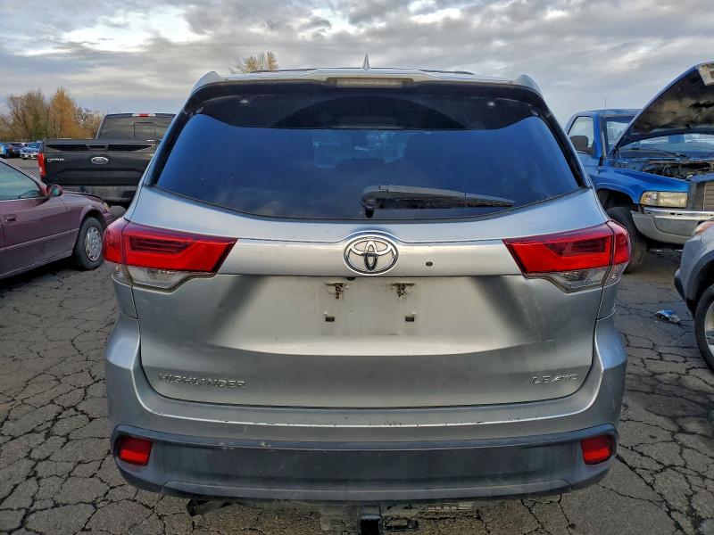 Photo 6 from auction – 2017 TOYOTA HIGHLANDER with VIN 5TDBZRFH0HS441622