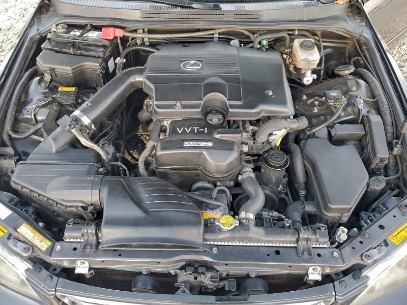 Photo 11 from auction – 2004 LEXUS IS 300 with VIN JTHBD192640086989