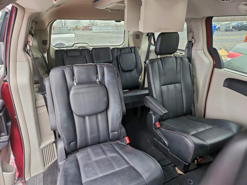 Photo 10 from auction – 2016 CHRYSLER TOWN & COU with VIN 2C4RC1CG6GR194367