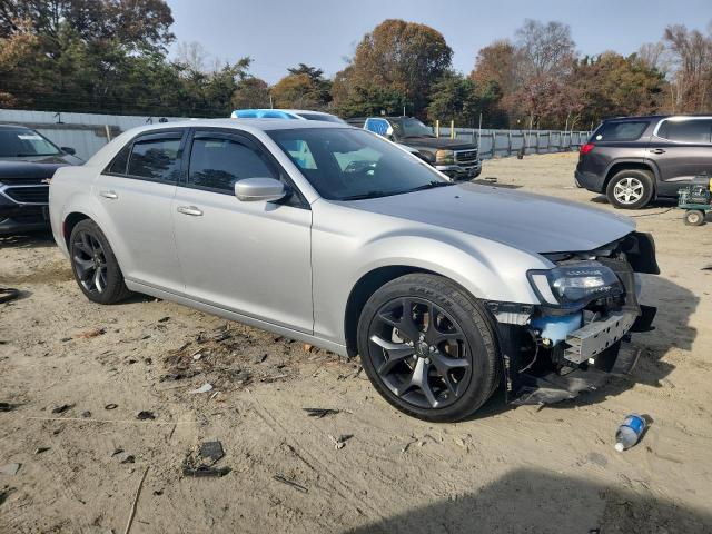 Photo 4 from auction – 2022 CHRYSLER 300 S with VIN 2C3CCABG8NH116347