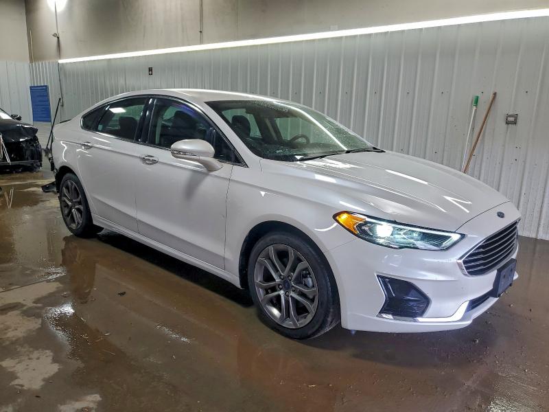 Photo 4 from auction – 2019 FORD FUSION SEL with VIN 3FA6P0CDXKR163865