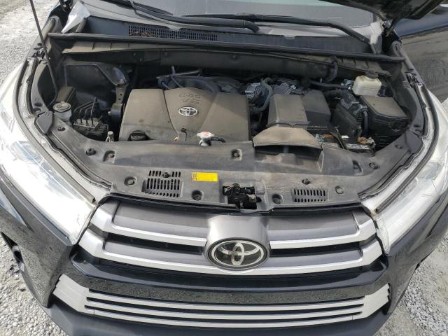 Photo 12 from auction – 2018 TOYOTA HIGHLANDER with VIN 5TDZZRFH1JS239800