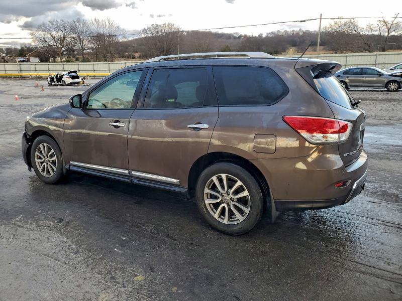Photo 2 from auction – 2015 NISSAN PATHFINDER with VIN 5N1AR2MN7FC694202