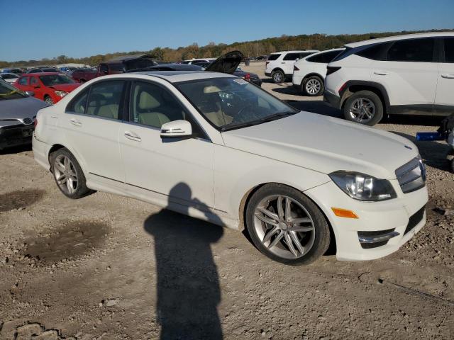 Photo 4 from auction – 2012 MERCEDES-BENZ C300 4MATI with VIN WDDGF8BB4CF877480