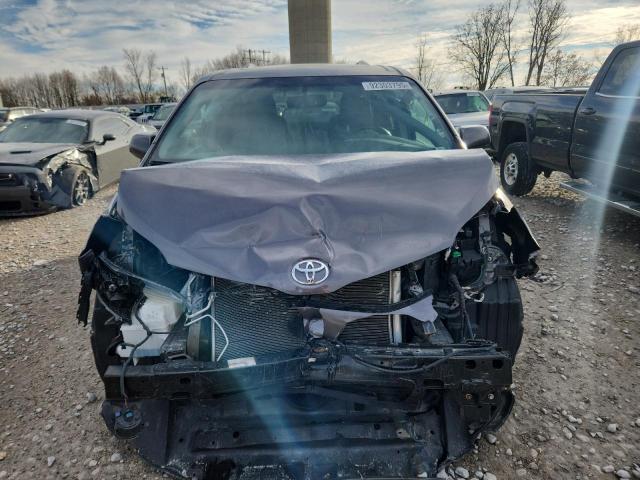 Photo 5 from auction – 2015 TOYOTA SIENNA XLE with VIN 5TDDK3DC3FS126229