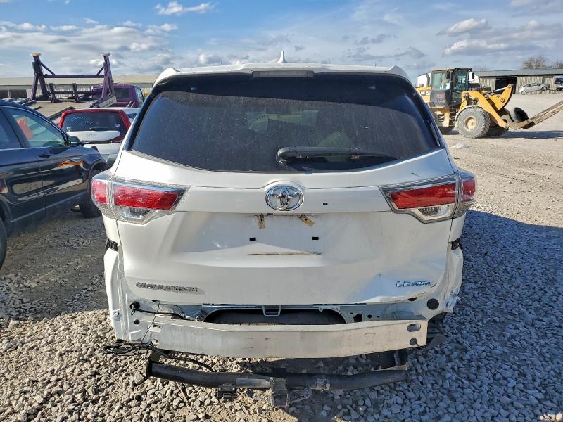 Photo 6 from auction – 2016 TOYOTA HIGHLANDER with VIN 5TDBKRFH2GS292942