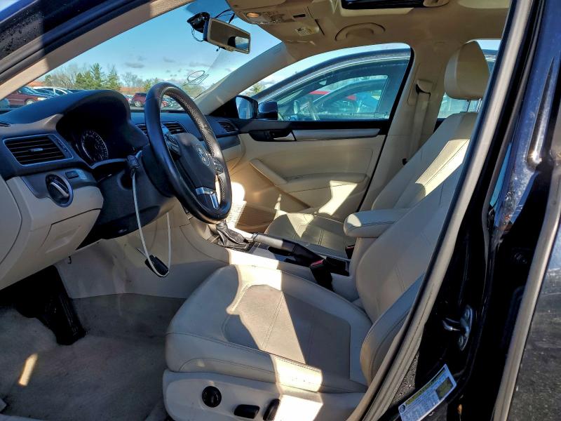 Photo 7 from auction – 2014 VOLKSWAGEN PASSAT SE with VIN 1VWBN7A38EC003680