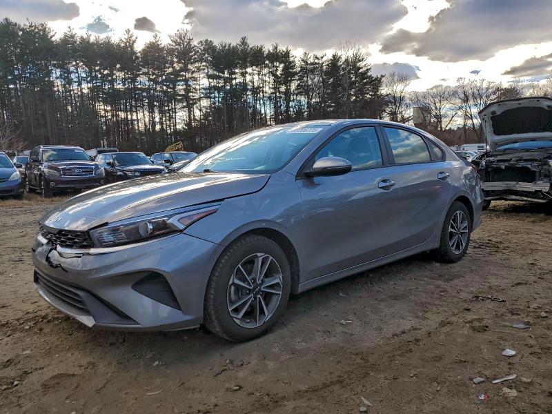 KIA FORTE LX 2023 with VIN 3KPF24AD7PE674080 - Photo from auction