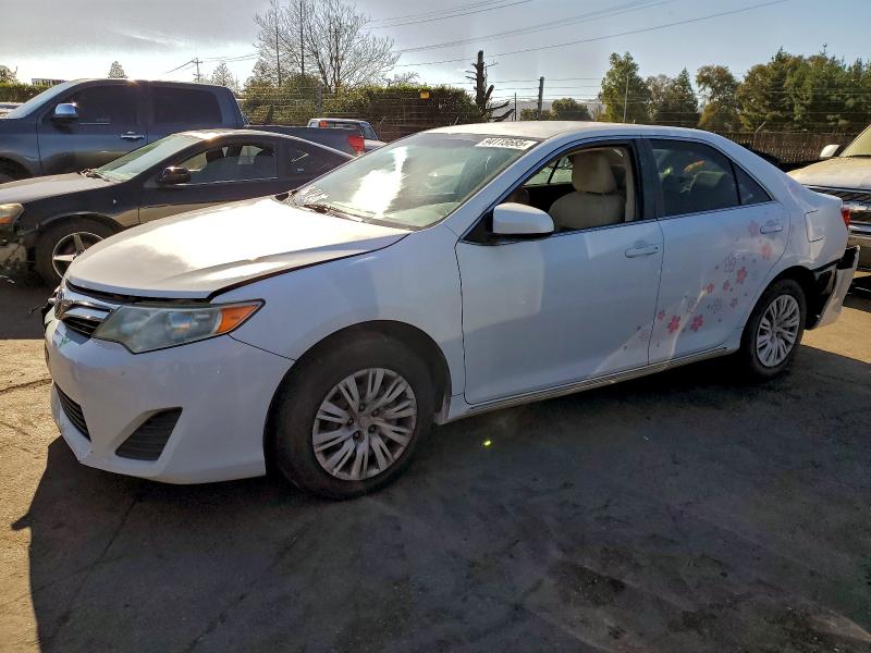 TOYOTA CAMRY BASE 2012 مع رقم تعريف المركبة 4T1BF1FKXCU586124 - صورة من المزاد