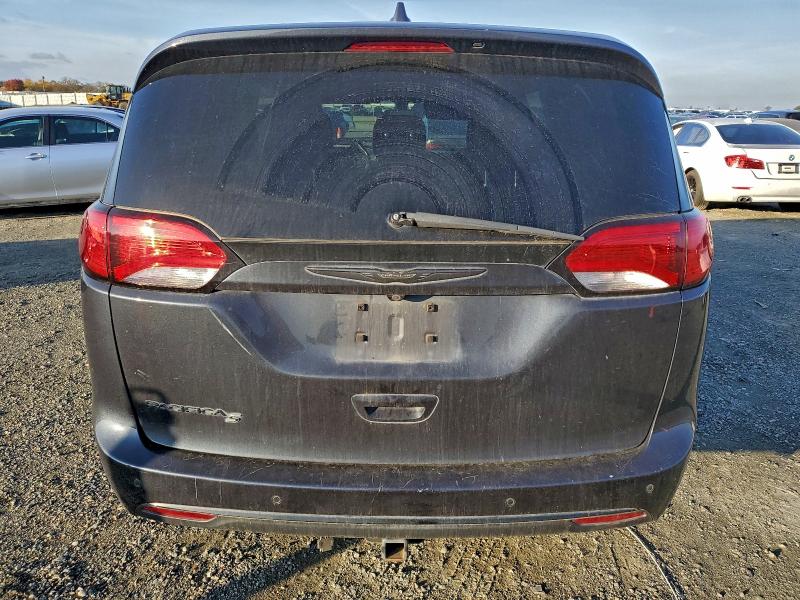Photo 6 from auction – 2019 CHRYSLER PACIFICA T with VIN 2C4RC1FG1KR638758