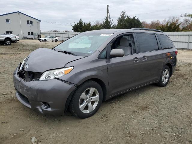Photo 1 from auction – 2016 TOYOTA SIENNA LE with VIN 5TDKK3DC2GS732484