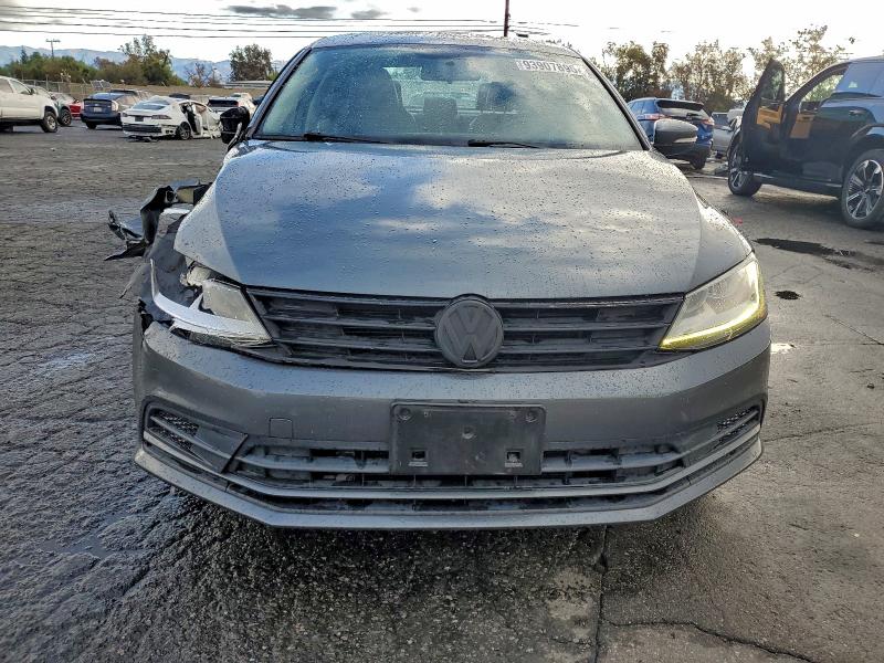 Photo 5 from auction – 2017 VOLKSWAGEN JETTA SE with VIN 3VWDB7AJ4HM205564
