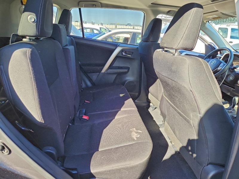 Photo 11 from auction – 2015 TOYOTA RAV4 XLE with VIN JTMWFREV1FJ050023