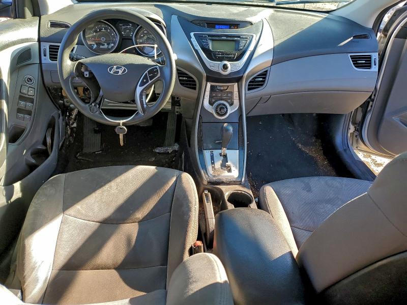 Photo 8 from auction – 2011 HYUNDAI ELANTRA GL with VIN 5NPDH4AE4BH052264