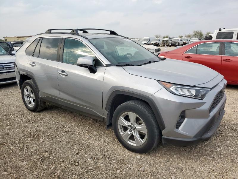 Photo 4 from auction – 2020 TOYOTA RAV4 XLE with VIN 2T3W1RFV3LC069832