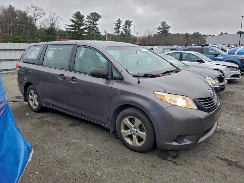 Photo 4 from auction – 2012 TOYOTA SIENNA with VIN 5TDZK3DC9CS197288