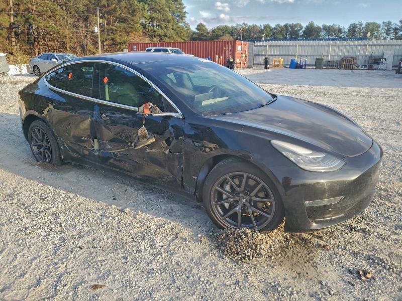 Photo 4 from auction – 2018 TESLA MODEL 3 with VIN 5YJ3E1EA2JF109021