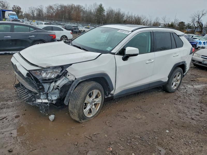 TOYOTA RAV4 XLE 2021 with VIN 2T3P1RFV2MC243010 - Photo from auction