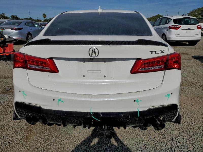 Photo 6 from auction – 2018 ACURA TLX with VIN 19UUB1F36JA010516