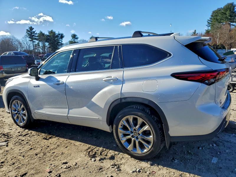 Photo 2 from auction – 2021 TOYOTA HIGHLANDER with VIN 5TDXBRCH6MS529681