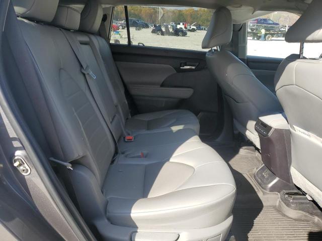 Photo 11 from auction – 2022 TOYOTA HIGHLANDER with VIN 5TDGZRAH6NS554399