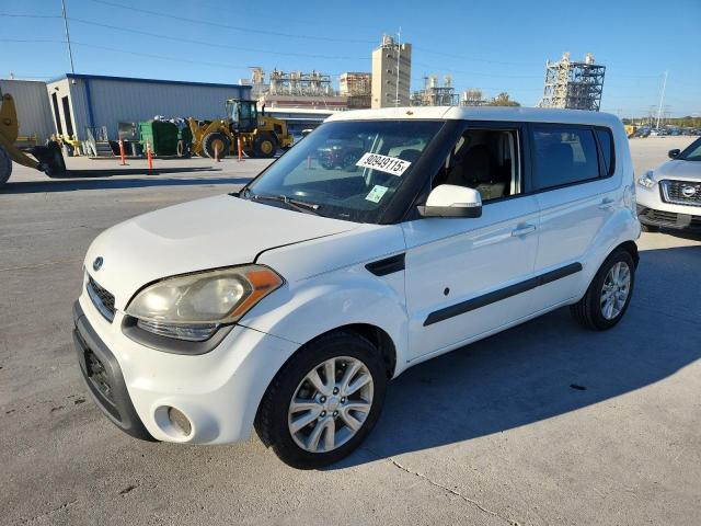 KIA SOUL + 2013 with VIN KNDJT2A6XD7575147 - Photo from auction