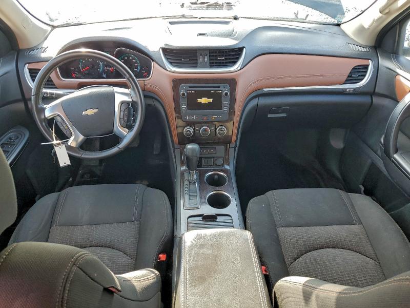 Photo 8 from auction – 2017 CHEVROLET TRAVERSE L with VIN 1GNKVGKD2HJ300364