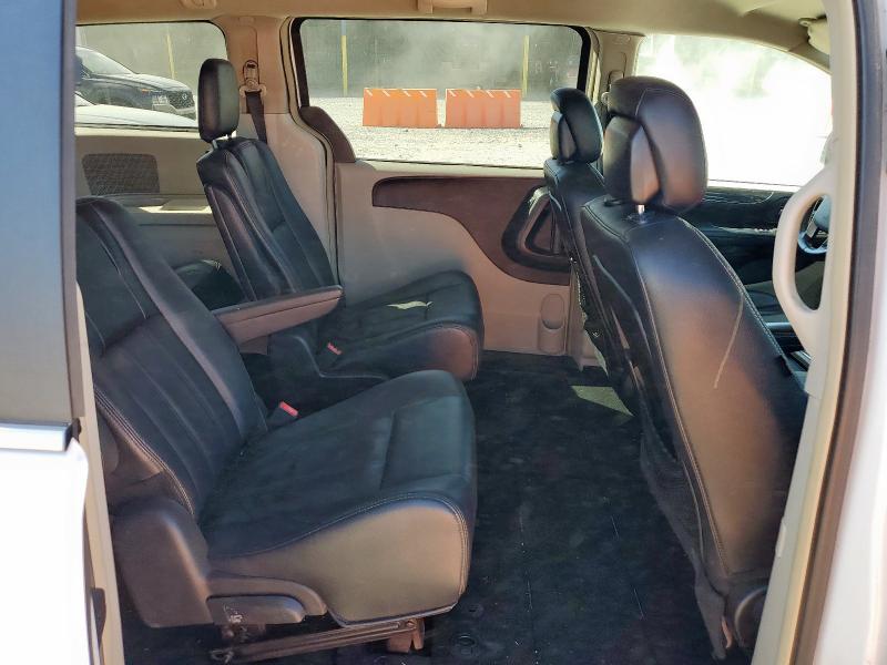 Photo 11 from auction – 2016 CHRYSLER TOWN & COU with VIN 2C4RC1BG9GR291094