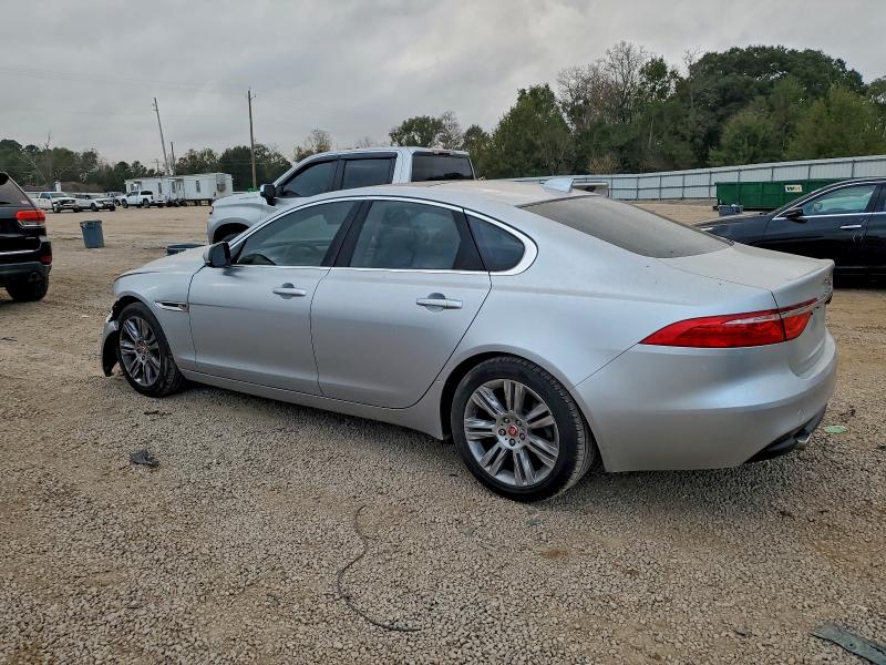 Zdjęcie 2 z aukcji – 2017 JAGUAR XF z VIN SAJBR4BV3HCY34287