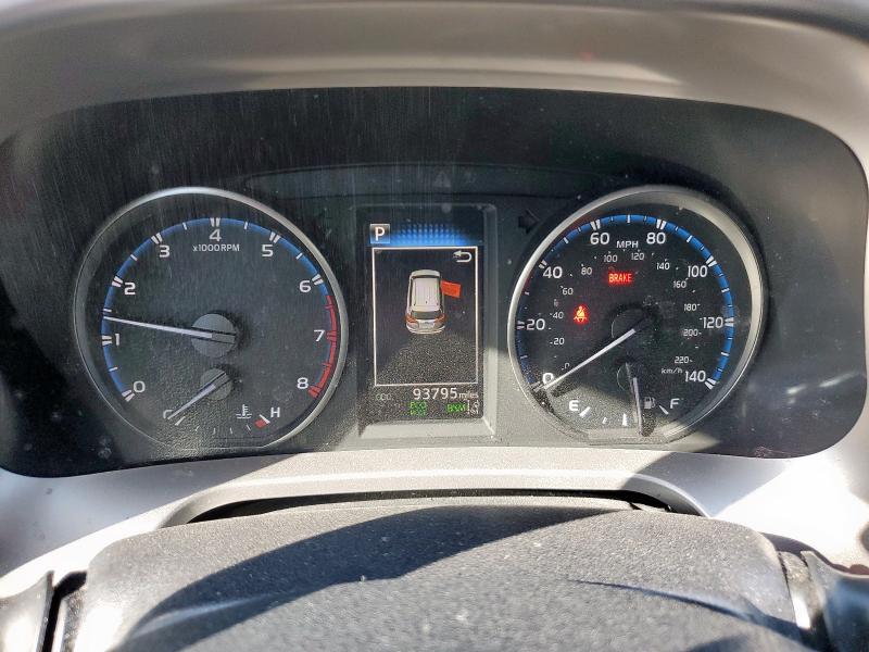 Photo 9 from auction – 2018 TOYOTA RAV4 ADVEN with VIN JTMWFREV7JD133429