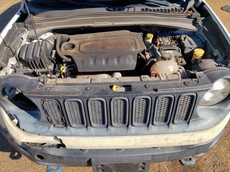 Photo 11 from auction – 2016 JEEP RENEGADE T with VIN ZACCJBCTXGPD46332