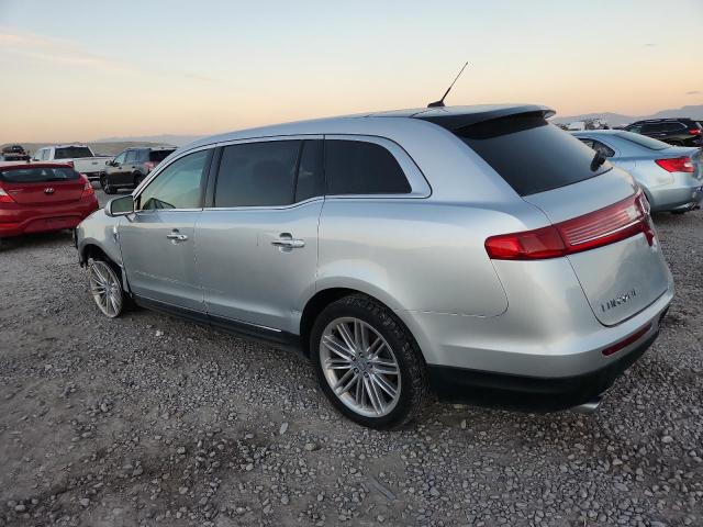 Photo 2 from auction – 2019 LINCOLN MKT with VIN 2LMHJ5AT9KBL03365