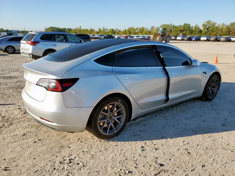 Photo 3 from auction – 2018 TESLA MODEL 3 with VIN 5YJ3E1EA6JF077271