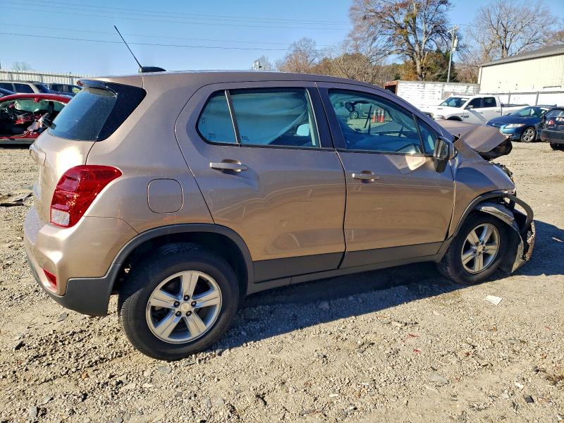 Photo 3 from auction – 2019 CHEVROLET TRAX LS with VIN 3GNCJNSB6KL120081