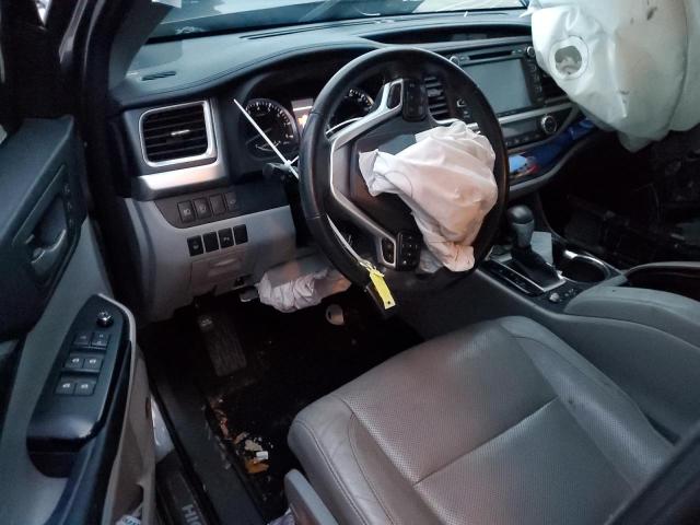Photo 8 from auction – 2017 TOYOTA HIGHLANDER with VIN 5TDDZRFH7HS400266