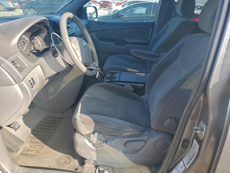 Photo 7 from auction – 2004 TOYOTA SIENNA with VIN 5TDZA23C84S173581