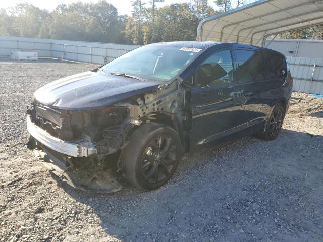 CHRYSLER PACIFICA T 2020 with VIN 2C4RC1FGXLR233113 - Photo from auction