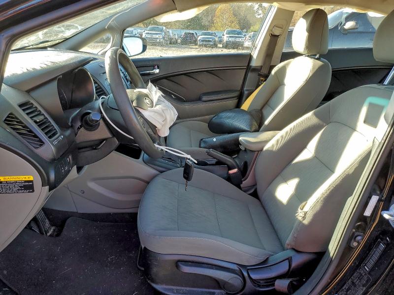 Photo 7 from auction – 2016 KIA FORTE LX with VIN KNAFK4A63G5605736