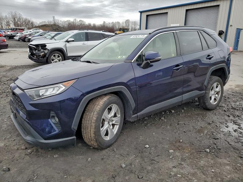 TOYOTA RAV4 XLE 2019 with VIN JTMP1RFV6KD502610 - Photo from auction