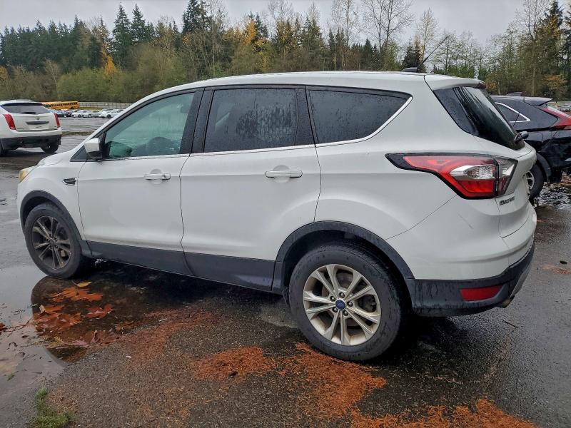 Photo 2 from auction – 2017 FORD ESCAPE SE with VIN 1FMCU0GD1HUA15861